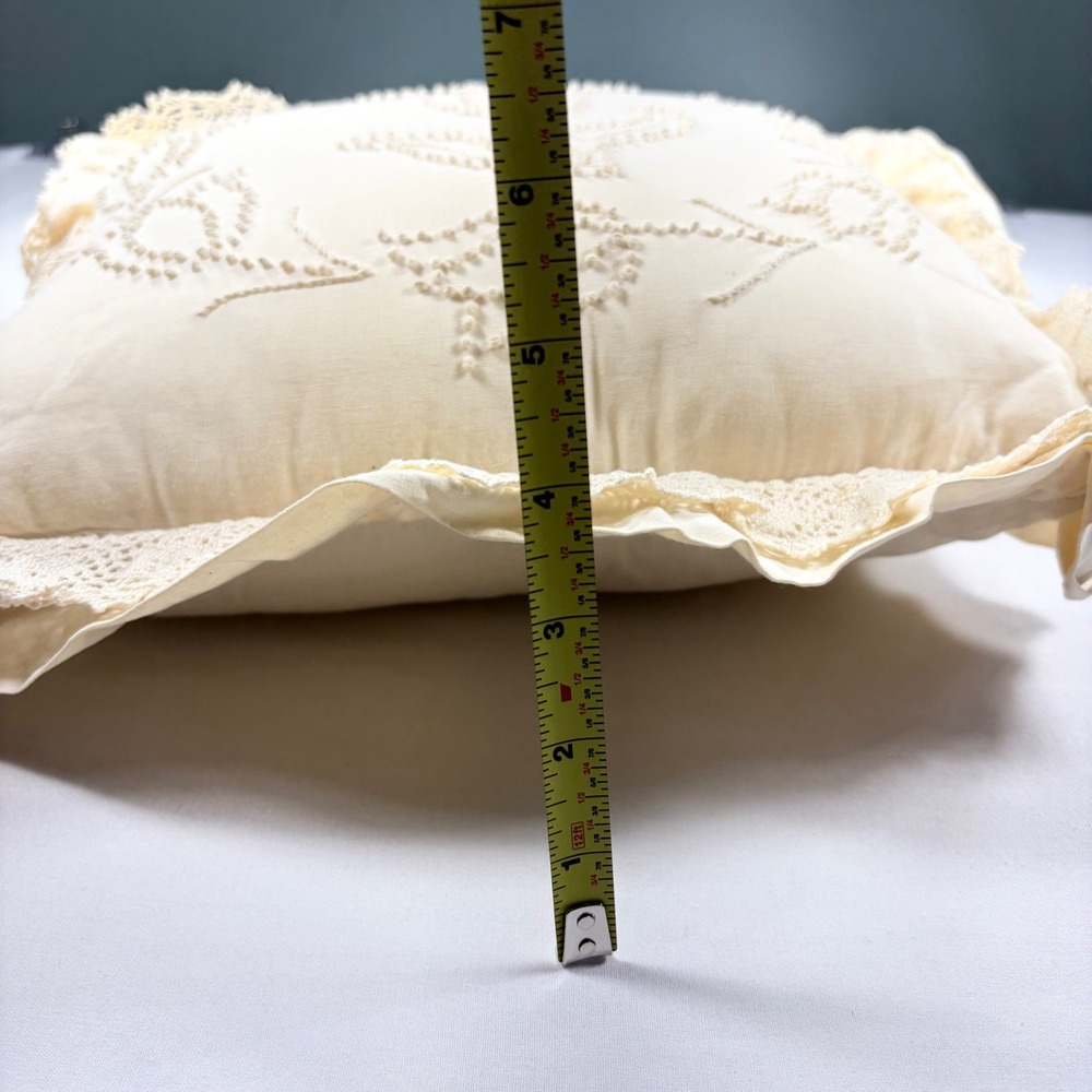 Vintage Candlewick Floral Throw Pillow 16x16 Cream Lace Trim Cottagecore - Picture 5 of 10
